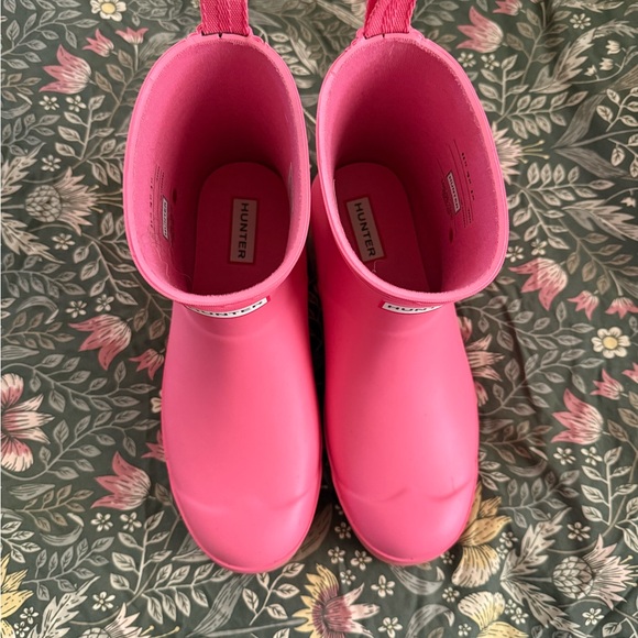 Hunter Women’s Bright Pink Rain Boots (Like New) - Picture 7 of 10